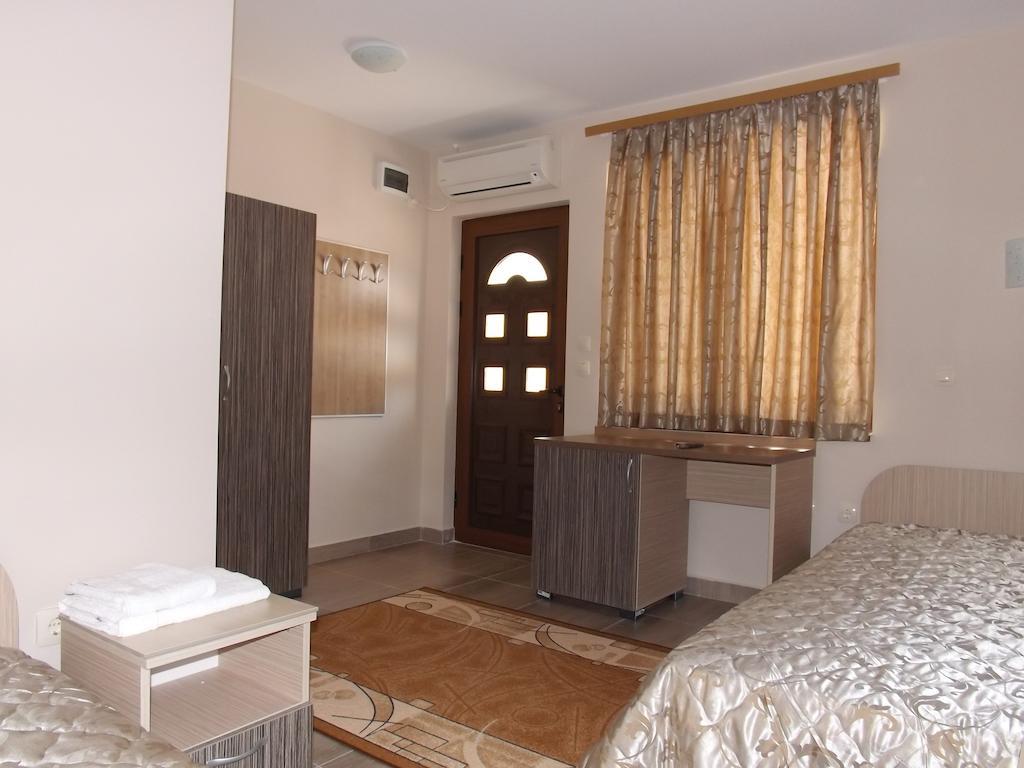 Hotel Fantasy Lyubimets Экстерьер фото