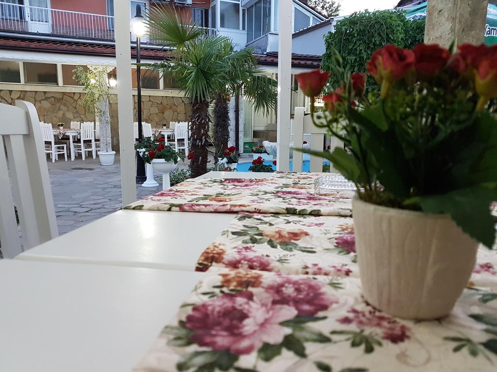 Hotel Fantasy Lyubimets Экстерьер фото